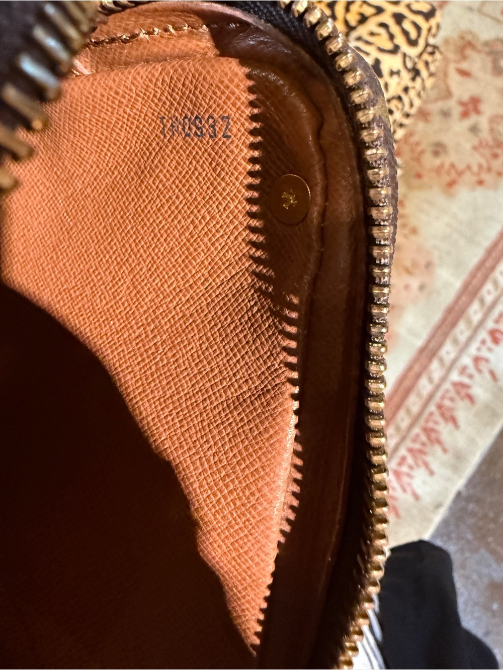 Vintage upcycled- Louis Vuitton Monogram Canvas Pochette Crossbody Bag. - Picture 8 of 10